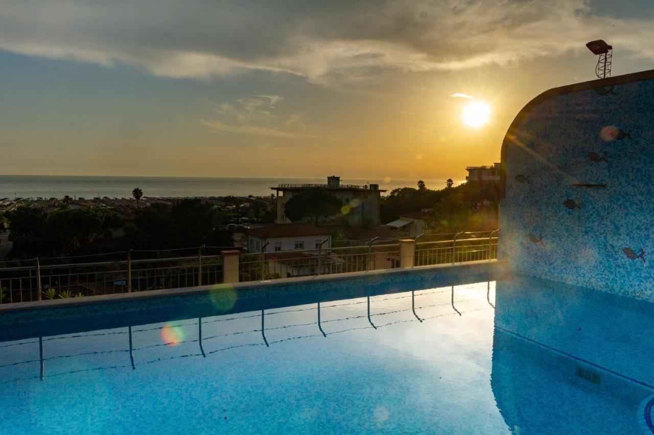 Hotel Nuova Sabrina Marina di Pietrasanta Esterno foto