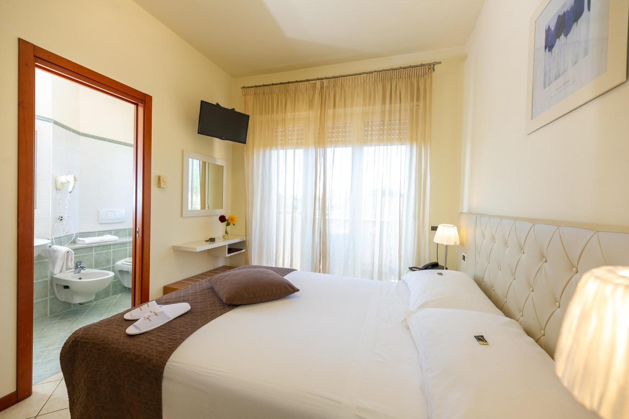 Hotel Nuova Sabrina Marina di Pietrasanta Esterno foto