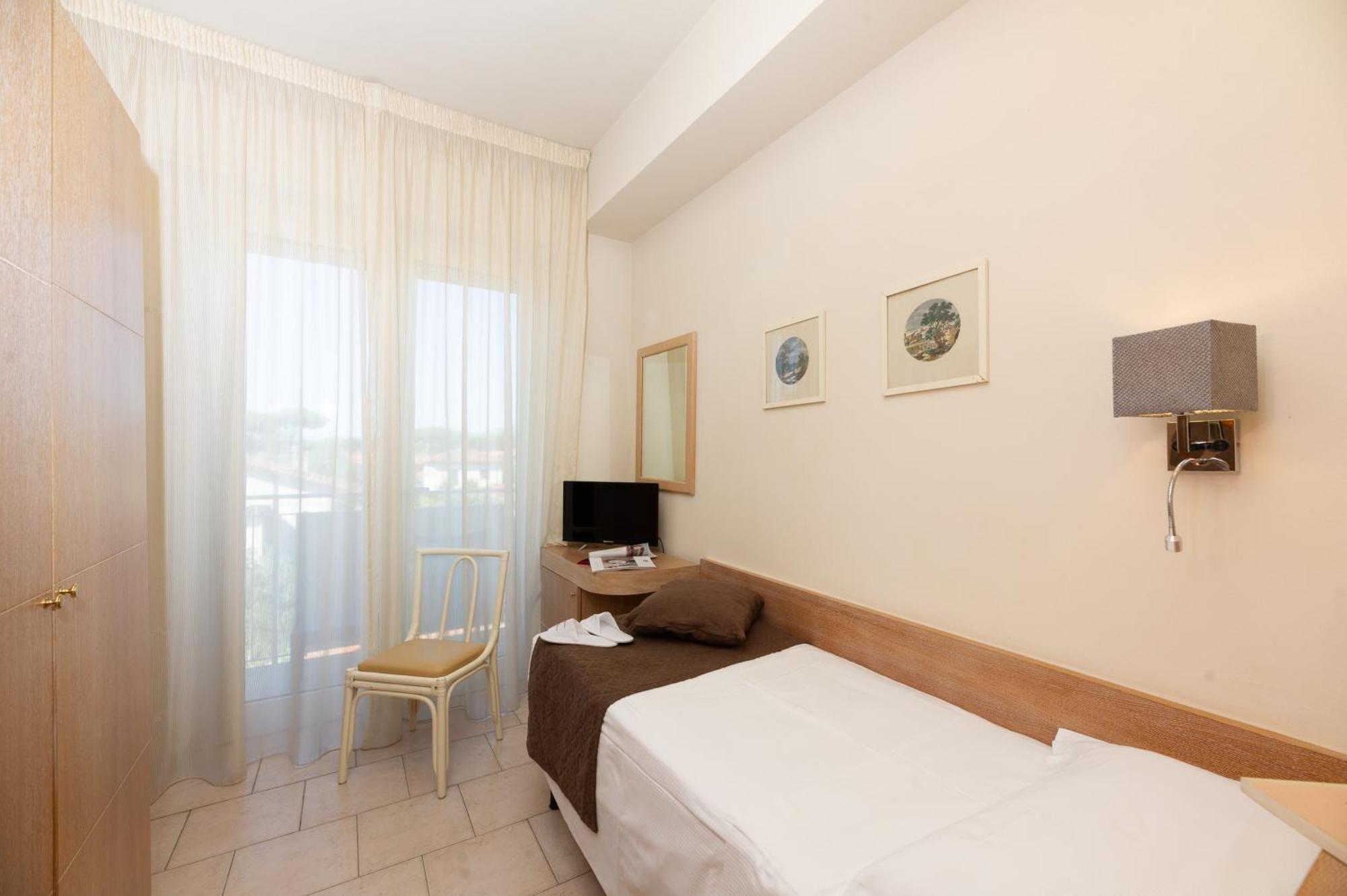 Hotel Nuova Sabrina Marina di Pietrasanta Esterno foto