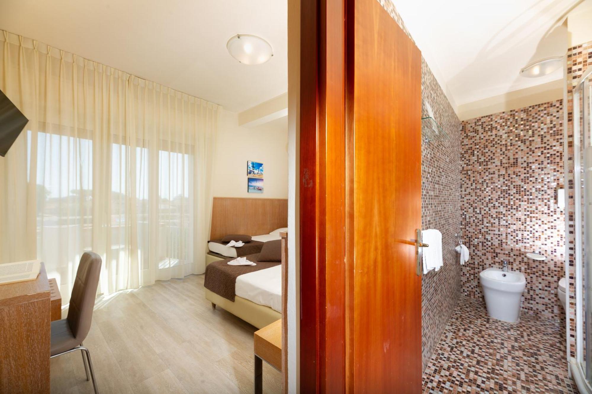 Hotel Nuova Sabrina Marina di Pietrasanta Esterno foto