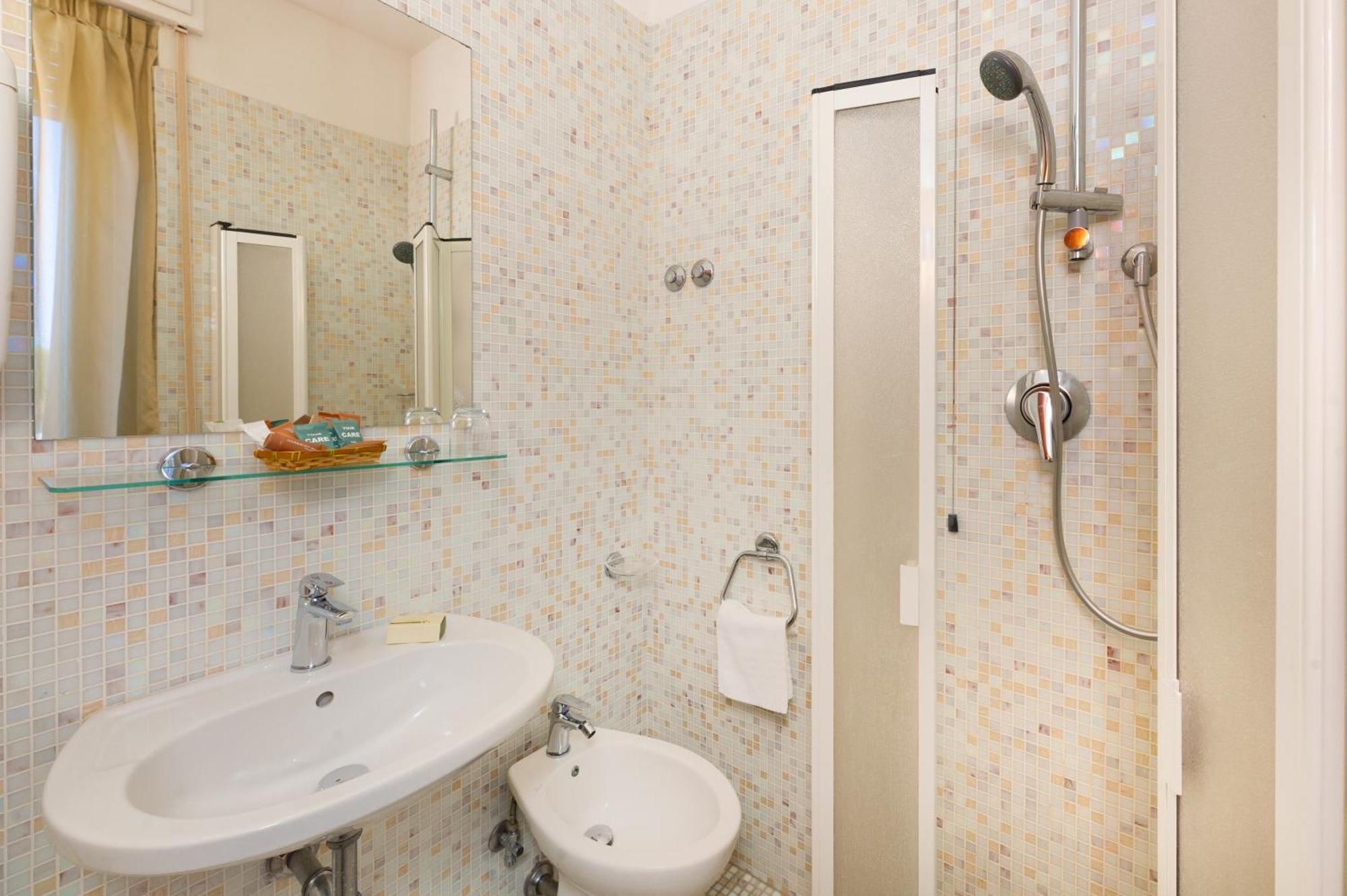 Hotel Nuova Sabrina Marina di Pietrasanta Esterno foto
