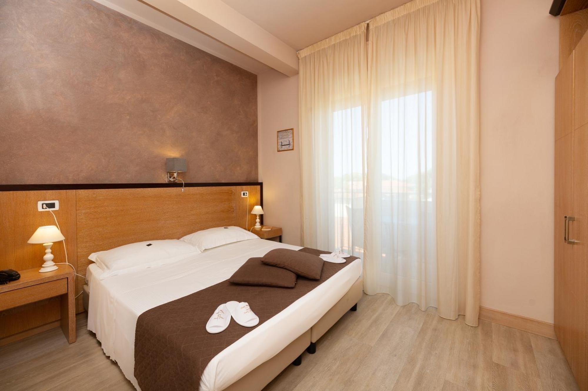 Hotel Nuova Sabrina Marina di Pietrasanta Esterno foto