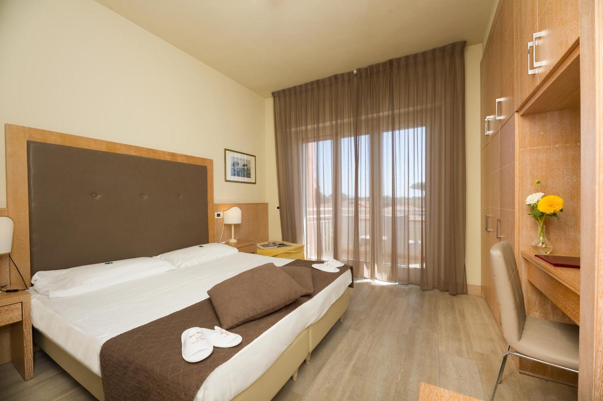 Hotel Nuova Sabrina Marina di Pietrasanta Esterno foto