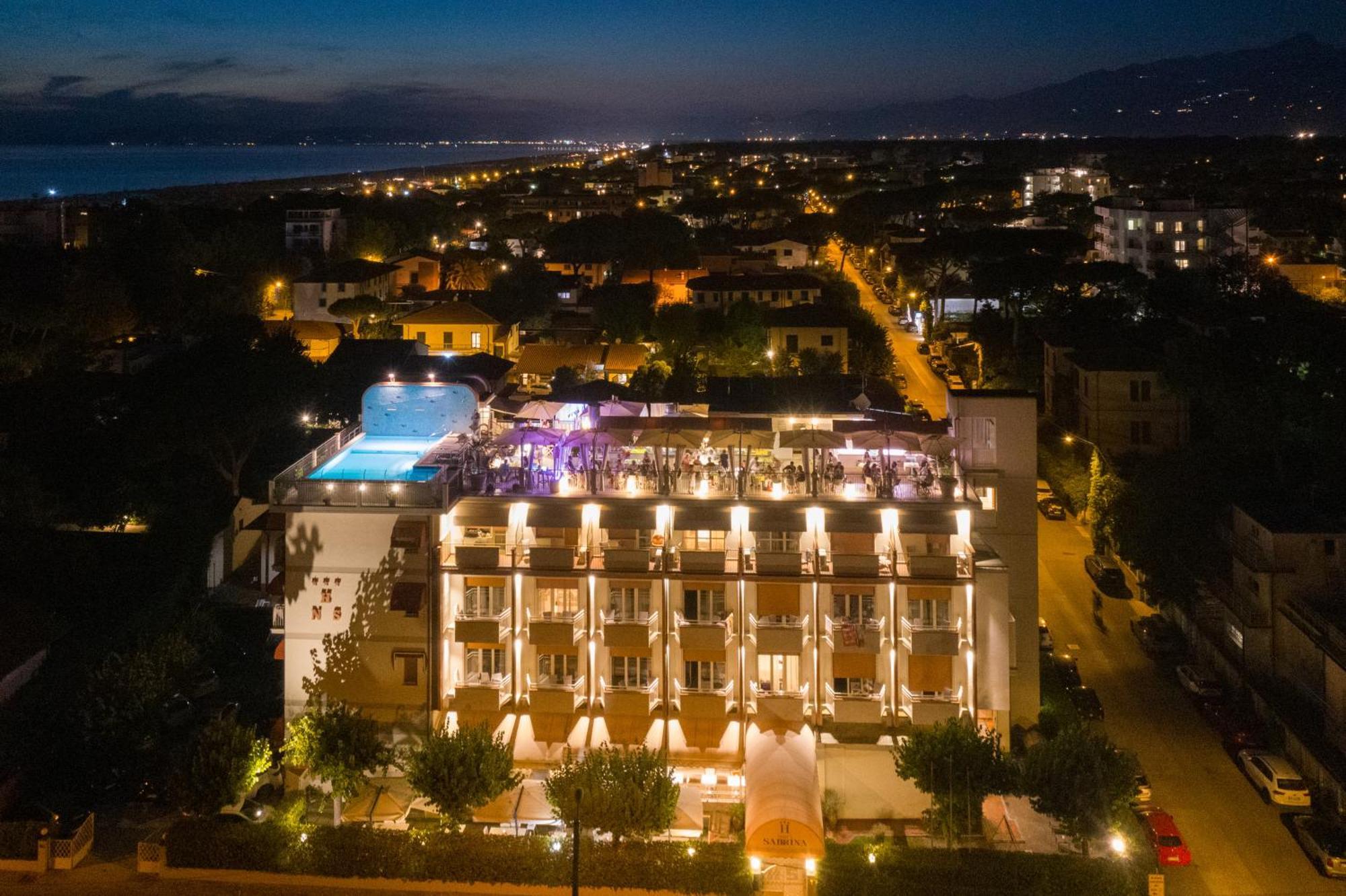 Hotel Nuova Sabrina Marina di Pietrasanta Esterno foto