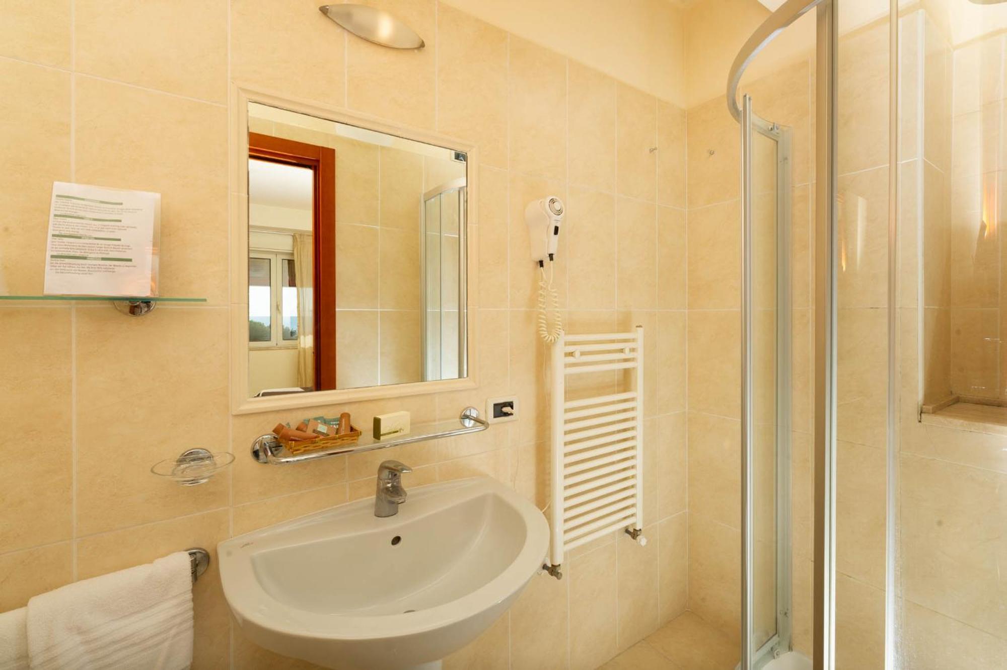Hotel Nuova Sabrina Marina di Pietrasanta Esterno foto