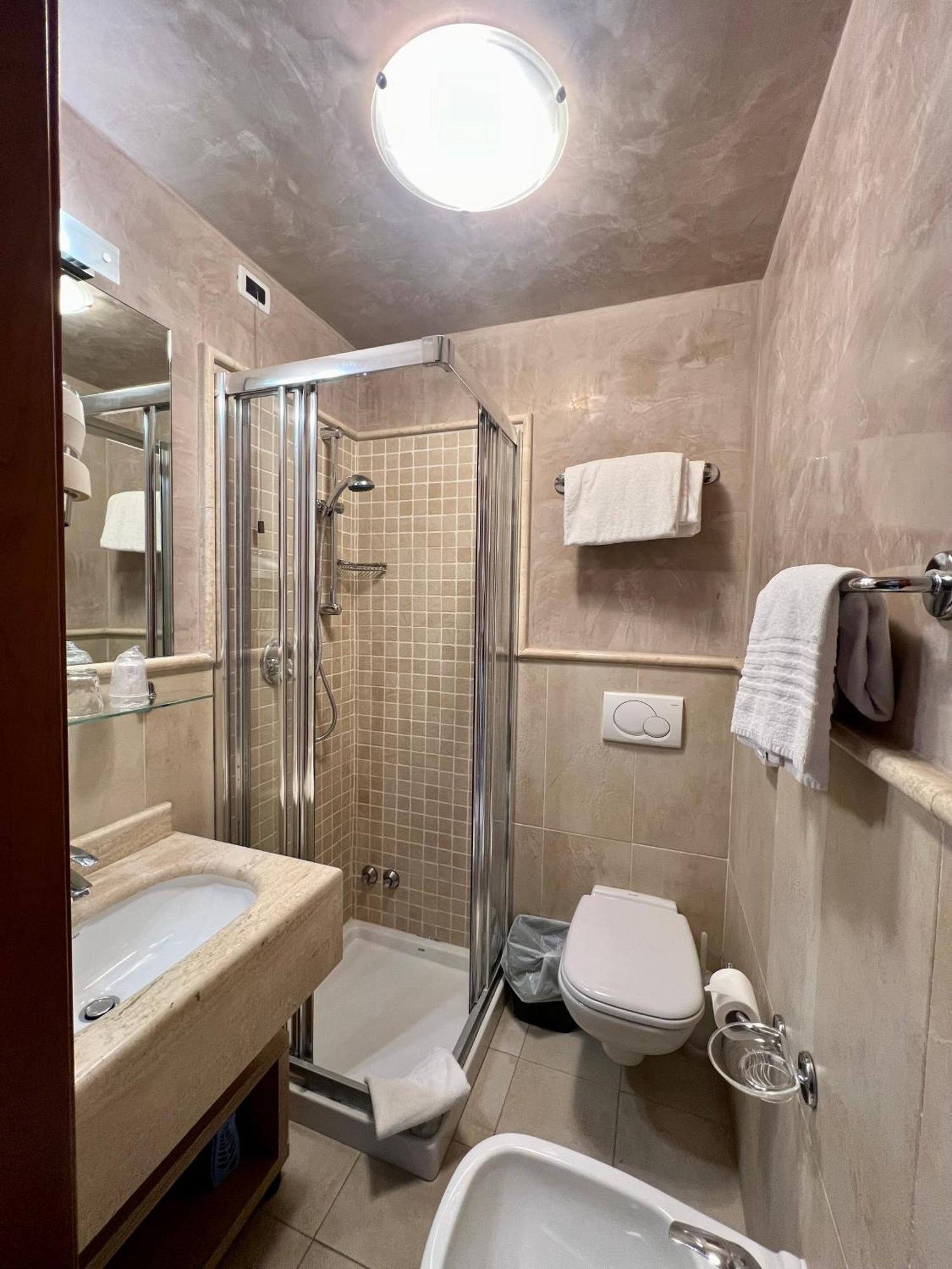 Hotel Nuova Sabrina Marina di Pietrasanta Esterno foto