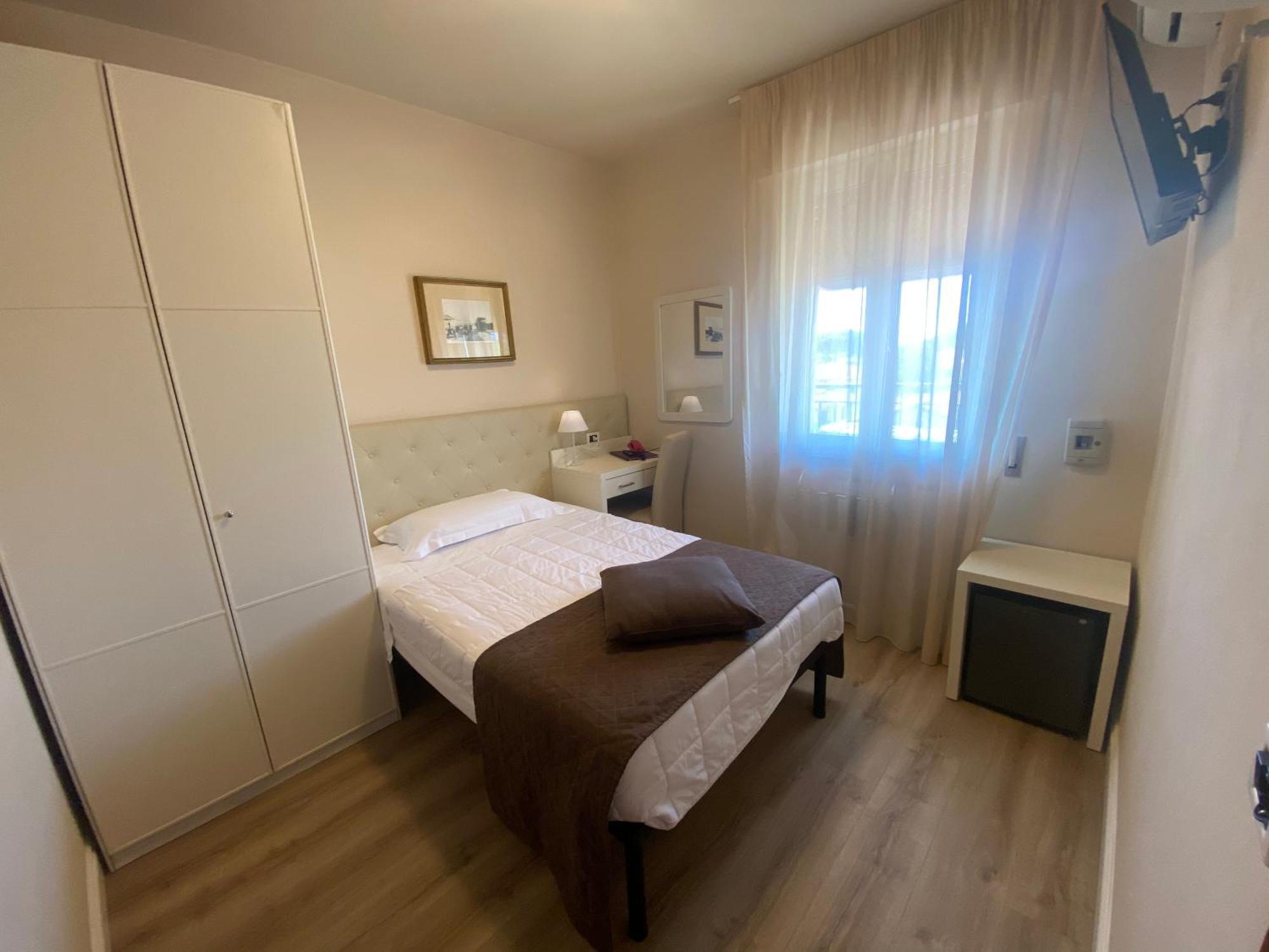 Hotel Nuova Sabrina Marina di Pietrasanta Esterno foto