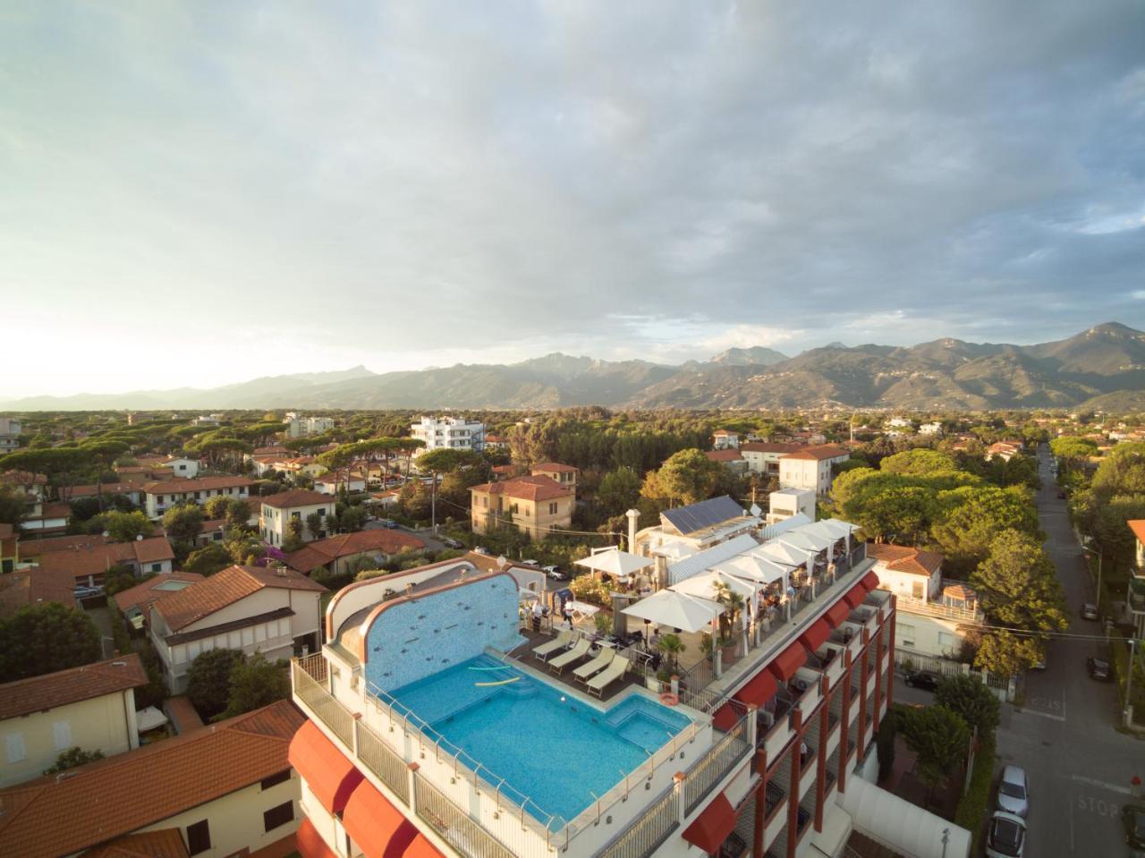 Hotel Nuova Sabrina Marina di Pietrasanta Esterno foto